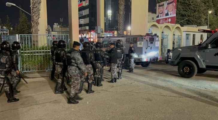 ضبط ٨ أشخاص حاولوا القيام بأعمال شغب عقب مباراة الوحدات والرمثا