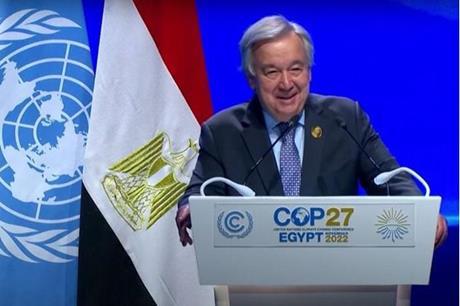 أمين عام الأمم المتحدة يتعرض لموقف محرج في مصر - فيديو