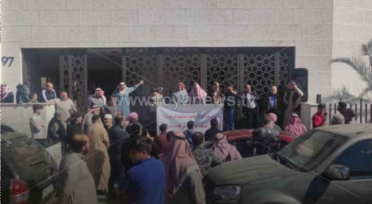 معانيون يعتصمون احتجاجا على شركة مياه العقبة