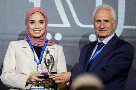 رشا أبو شخدم تفوز في جائزة الملك عبدالله الثاني