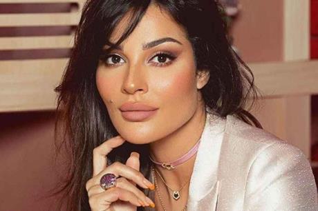 نادين نسيب نجيم تشكر جمهورها وتطمئنهم على حالتها الصحية