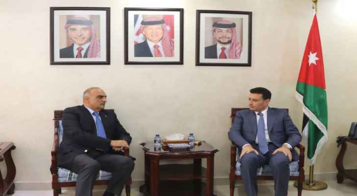 الخصاونة والصفدي يؤكدان التعاون من أجل تحقيق الأهداف الوطنية