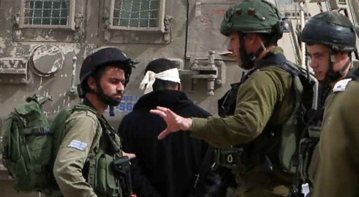 الاحتلال يشن حملة اعتقالات في الضفة
