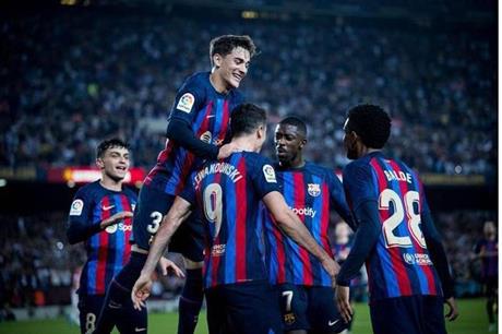 برشلونة يقرر بيع مهاجمه لعملاق البريميرليج