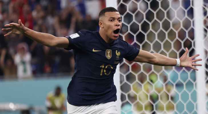 فرنسا أول المتأهلين في كأس العالم