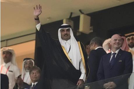 تصرف لافت لأمير قطر عقب انتهاء مباراة المغرب وبلجيكا