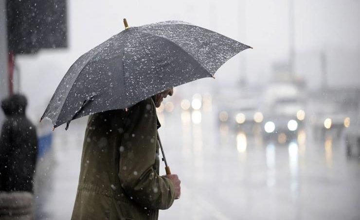 الأجواء اليوم باردة نسبيا وغائمة جزئيا وتوقع زخات من الأمطار