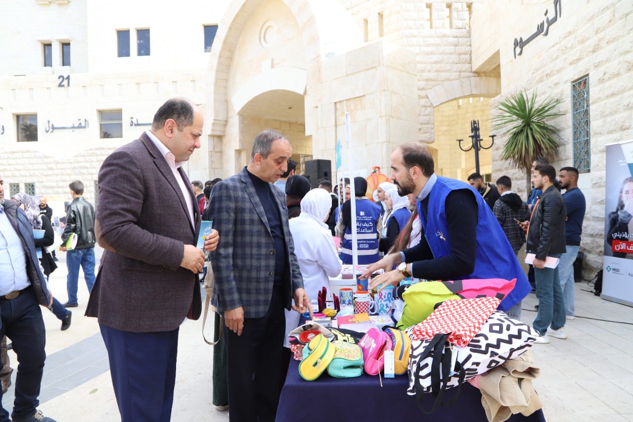 يوم تثقيفي عن سرطان الرئة في البلقاء التطبيقية