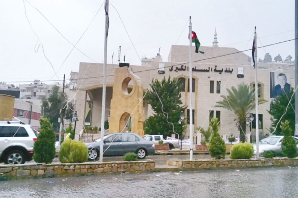 كميات الأمطار حتى مساء أمس والسلط الأعلى
