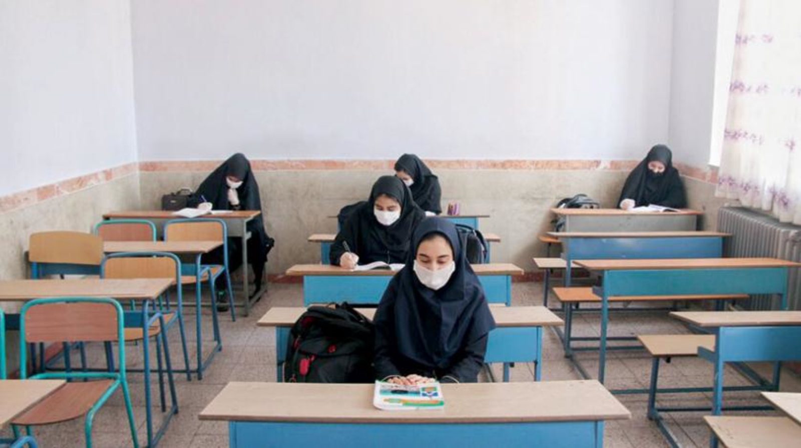 اغلاق مدارس في طهران بسبب تلوث الهواء