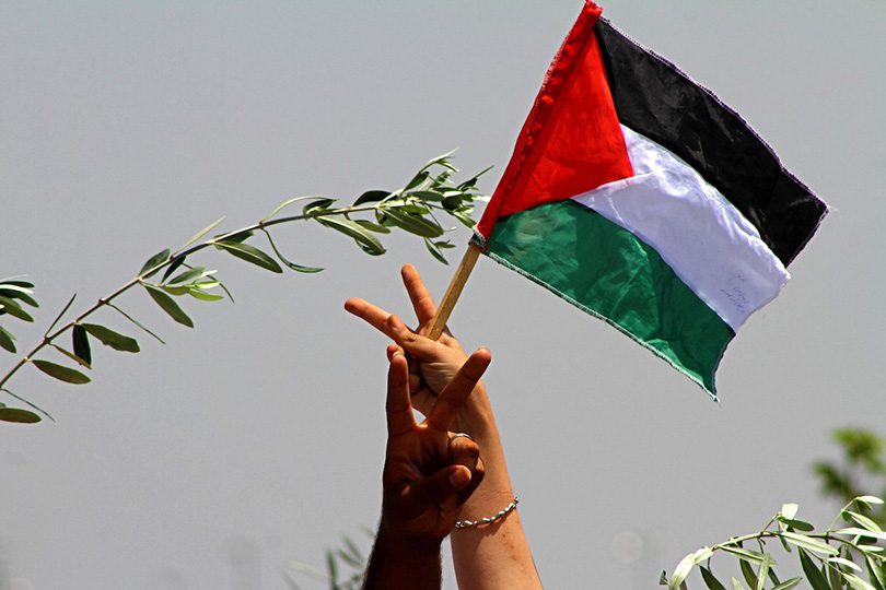 غزيون يحيون اليوم العالمي للتضامن مع الشعب الفلسطيني