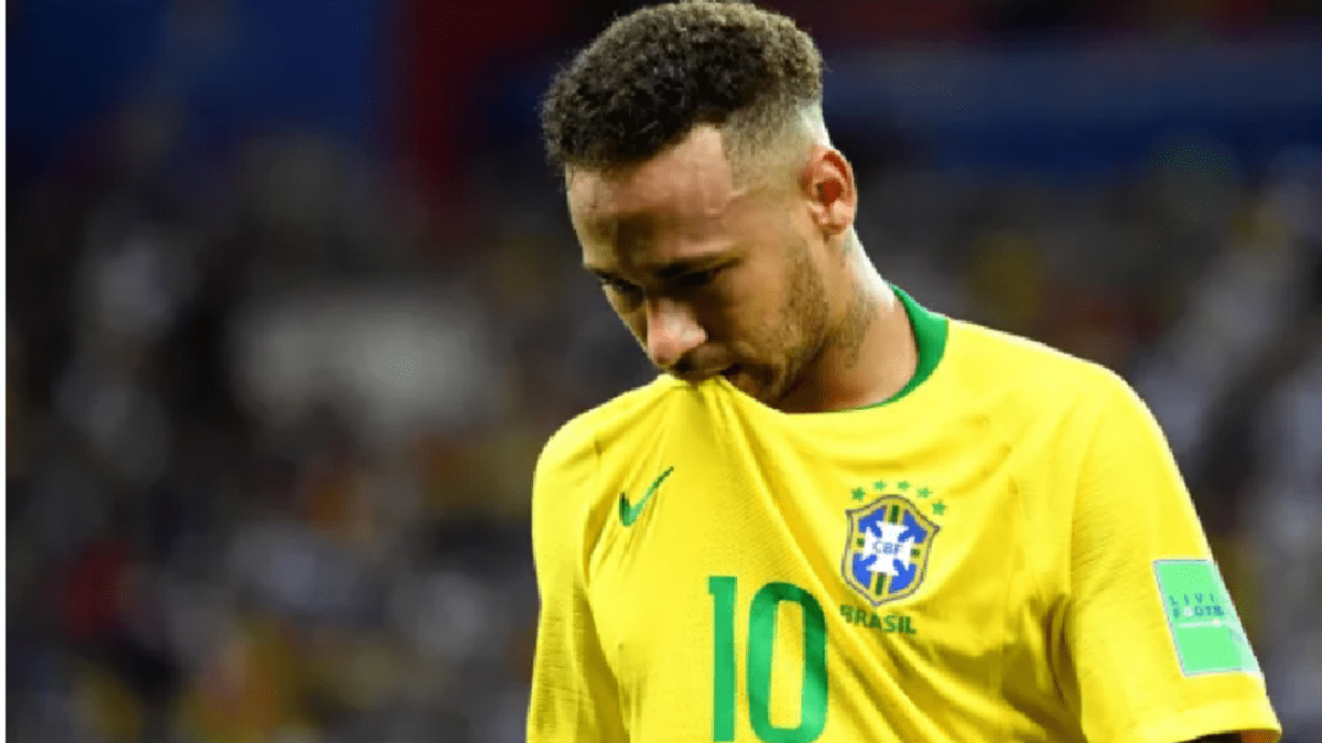 نجم المنتخب البرازيلي، نيمار حزين ...
