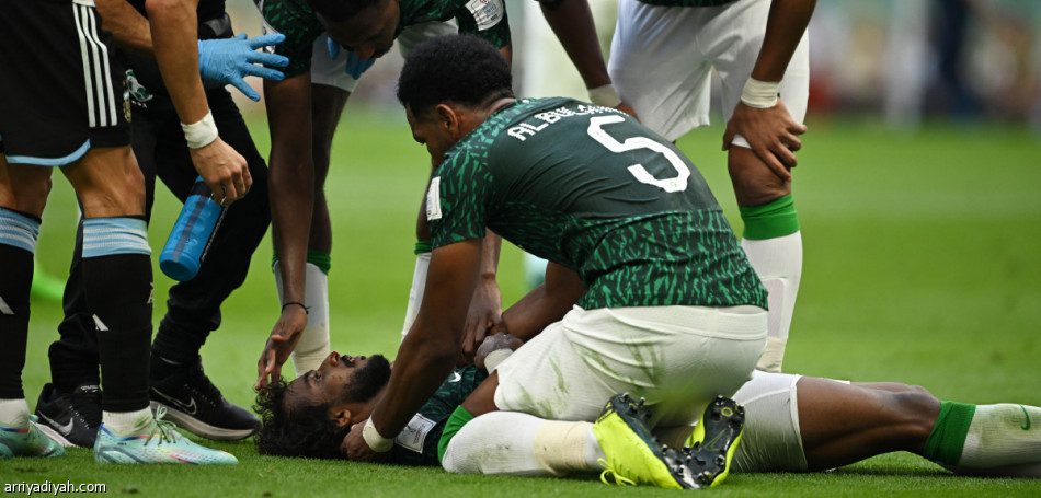 لاعب المنتخب السعودي ياسر الشهراني يخضع لعملية جراحية ناجحة.. فيديو