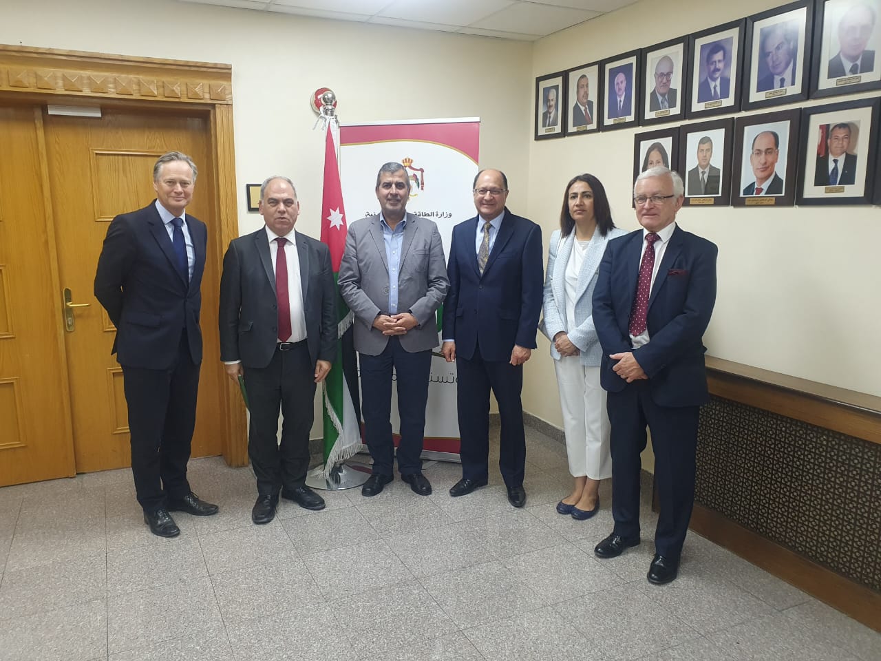 الخرابشة يدعو لربط كهربائي يزود أوروبا بالطاقة الخضراء من الشرق الأوسط وشمال افريقيا