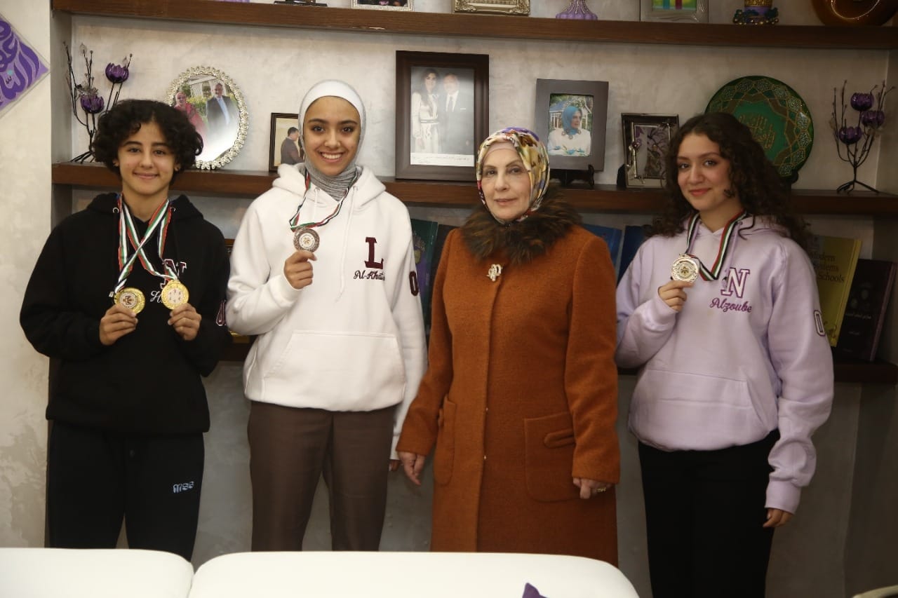 طالبات مدارس النظم الحديثة في مشاركة مميزة في بطولة العاب القوى للمرحلة الثانوية