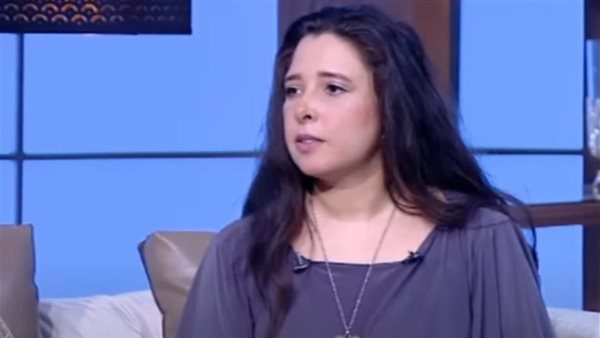 فنانة مصرية تتنكر وتعمل سائقة