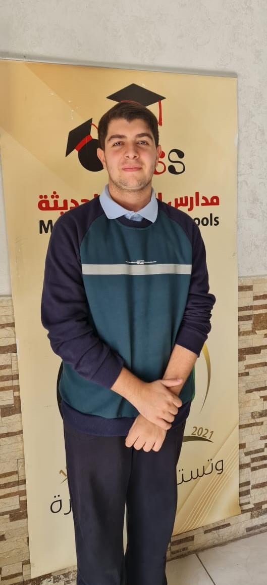 الطالب زين الدين الإبراهيم من مدارس النظم الحديثة يحرز المركز الثاني في مسابقة القصة القصيرة باللغة الإنجليزية