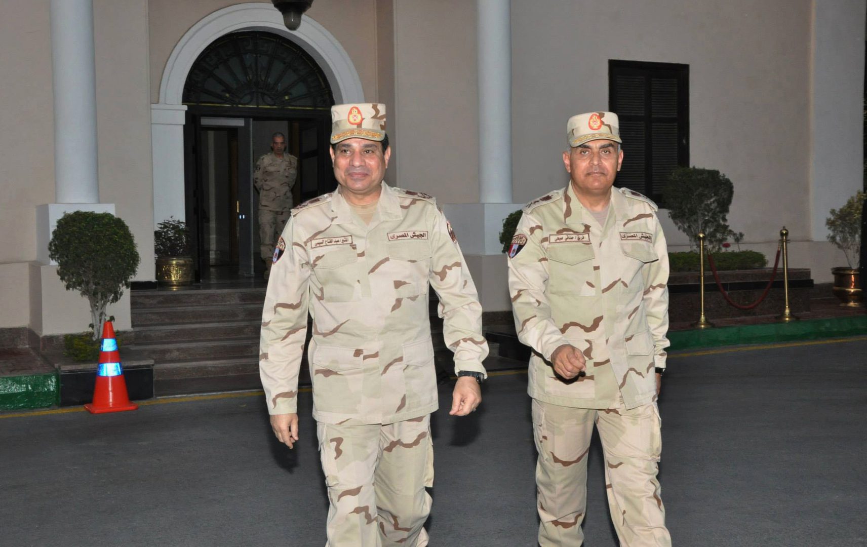 السيسي يناقش تطورات التصنيع العسكري في مصر