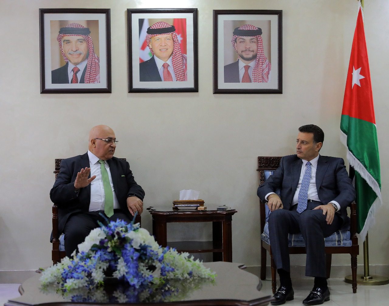 صورة حول : الصفدي والمعايطة: أمامنا مسؤوليات كبيرة لأجل المصلحة الوطنية العليا الصفدي والمعايطة: أمامنا مسؤوليات كبيرة لأجل المصلحة الوطنية العليا