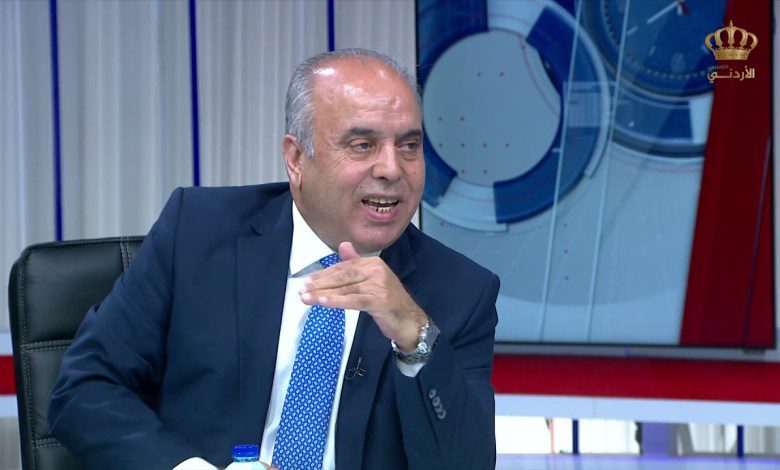 د . محافظة يطمئن طلبة الجامعات الذين يرغبون الانخراط في الأحزاب