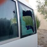 بالصور ... تعرض حافلات جامعة الطفيلة التقنية للرشق بالحجارة