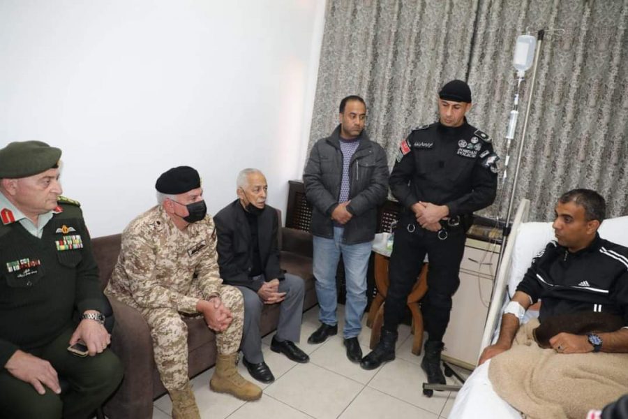 تنفيذا لتوجيهات ملكية  العيسوي والحنيطي يعودان<br>مصابي أحداث الحسينية