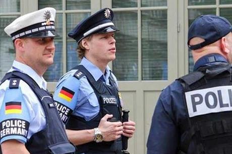 ألمانيا.. وفاة شخص إثر حريق بدار مسنين والشرطة تطوق المنطقة