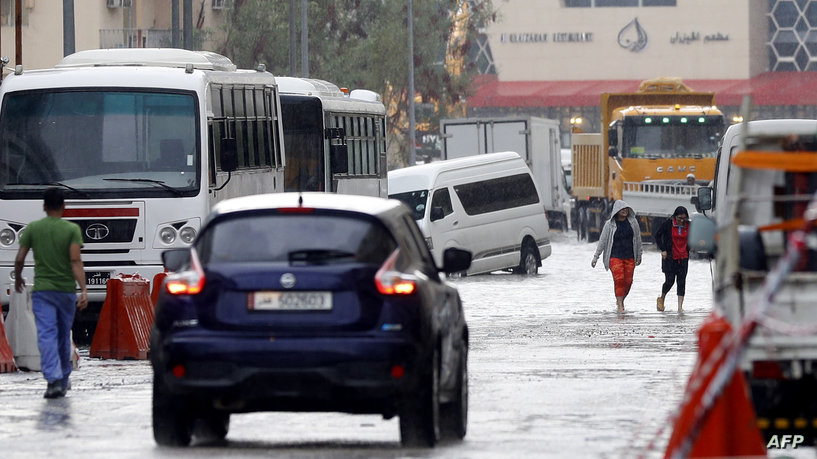 دول خليجية تصدر تحذيرات بسبب التقلبات الجوية
