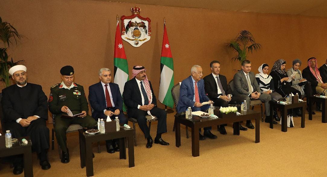 تنفيذا للتوجيهات الملكية العيسوي يستكمل لقاءات وجهاء وممثلي العقبة