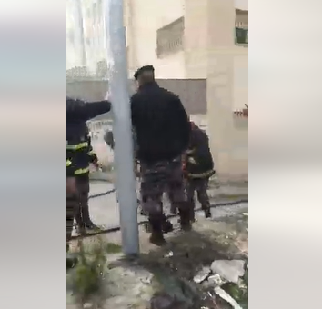 بالفيديو .. الدفاع المدني يخمد حريق مركبة بأربد