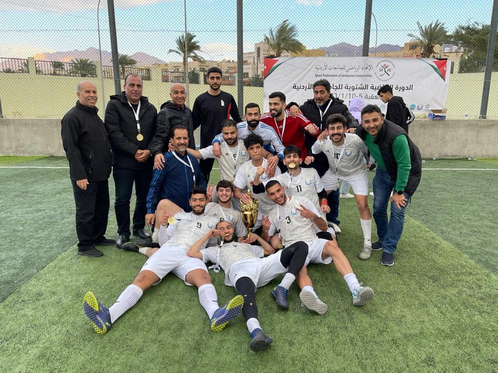 العلوم والتكنولوجيا تتوج بلقب بطولة الجامعات بخماسي كرة القدم