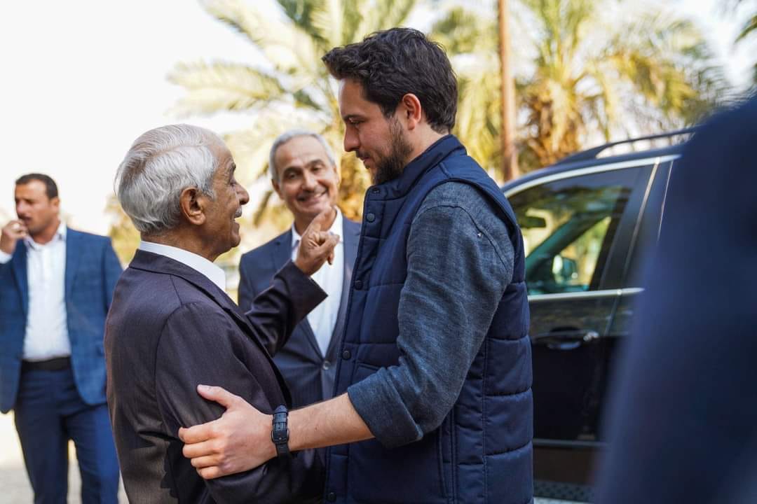 بالصور ... ولي العهد يلتقي عددا من وجهاء وأبناء لواء دير علا في دارة الدكتور مصالحة