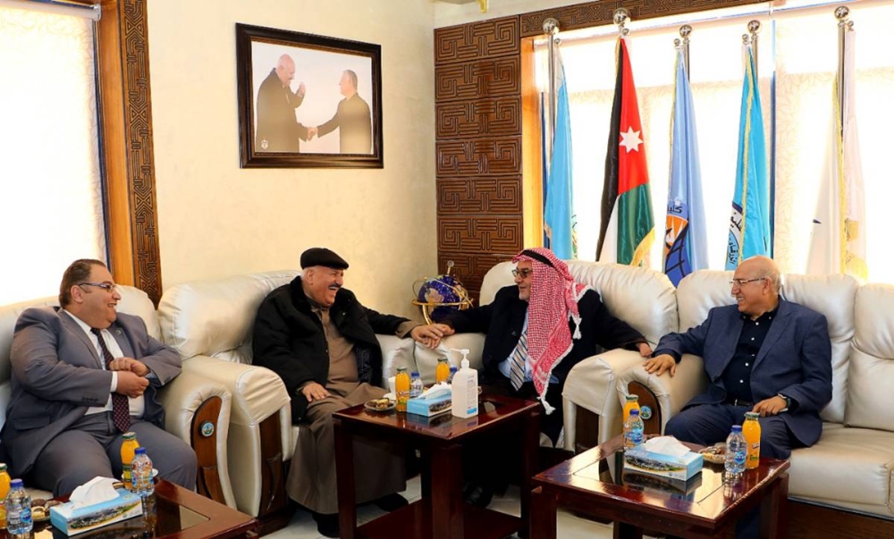 الجامعة الهاشمية وغرفة تجارة الزرقاء يبحثان التعاون