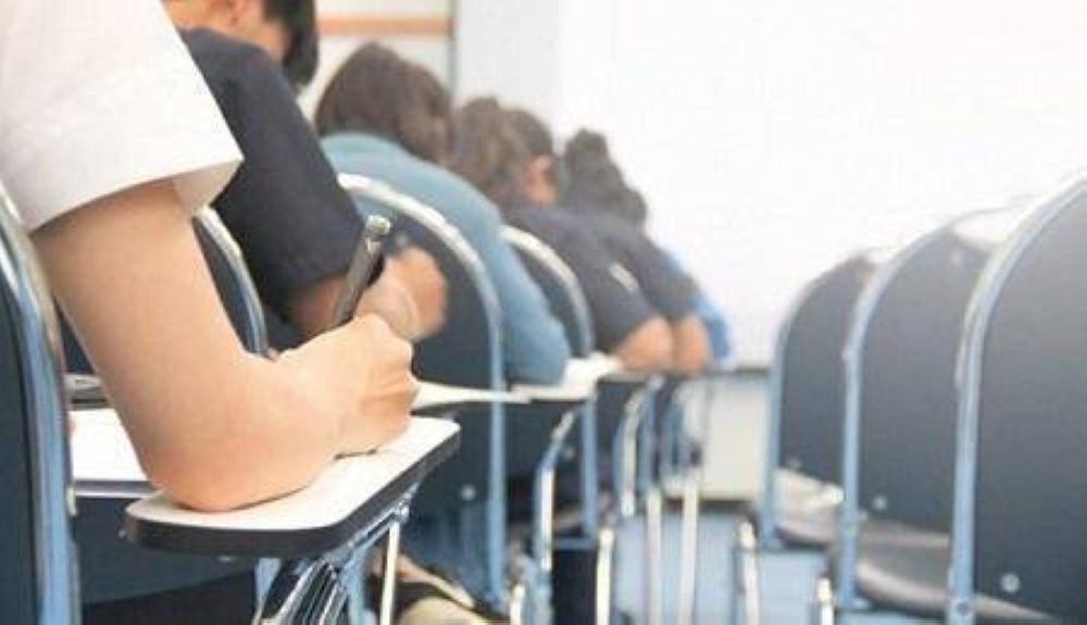٣٧٤٢١ طالبا وطالبة يتقدمون الأربعاء لـتكميلية التوجيهي