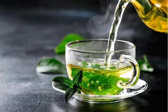 5 أضرار للإفراط في شرب الشاي الأخضر