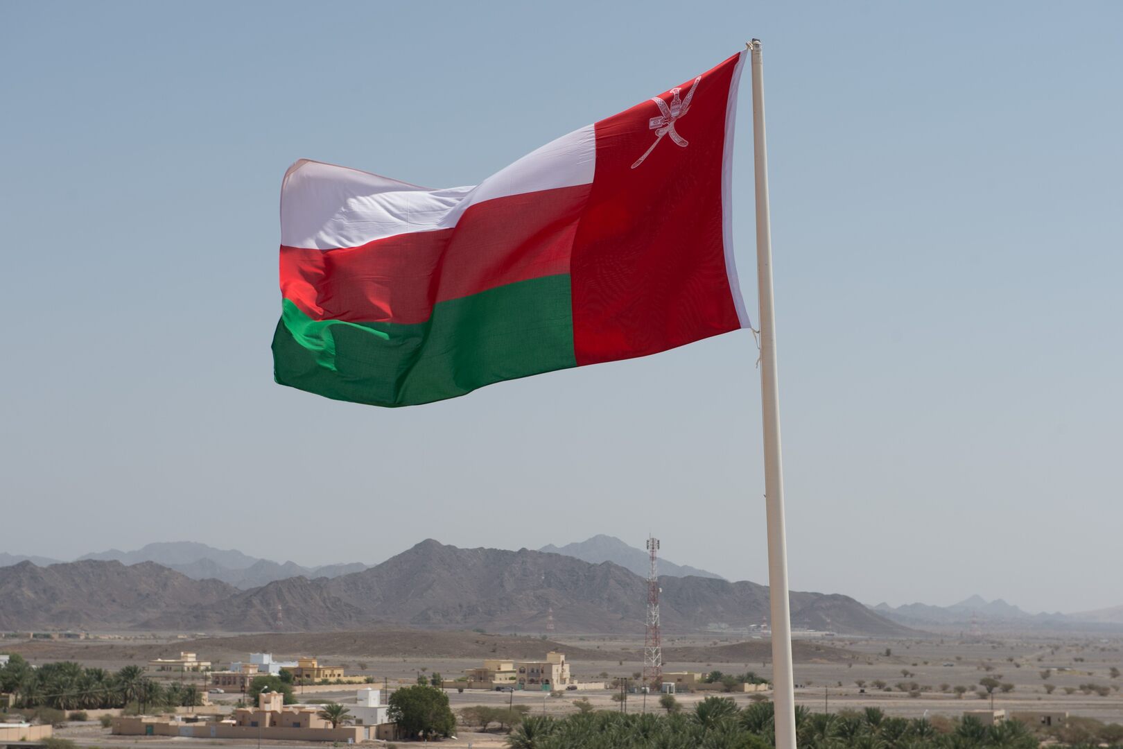 وفد الوساطة العمانية يحقق تقاربا في وجهات النظر بين "أنصار الله" والتحالف العربي