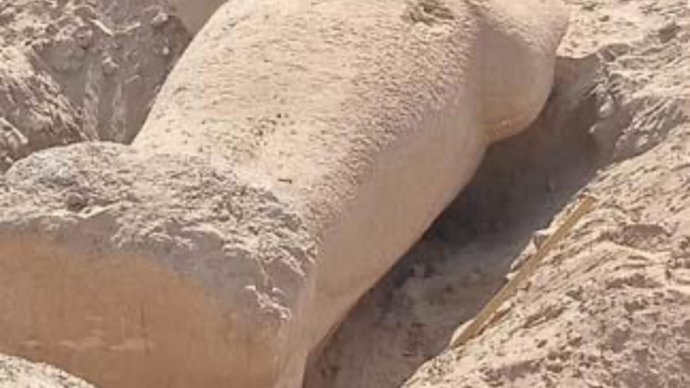 الصور الأولى لمحاولة سرقة تمثال رمسيس في مصر