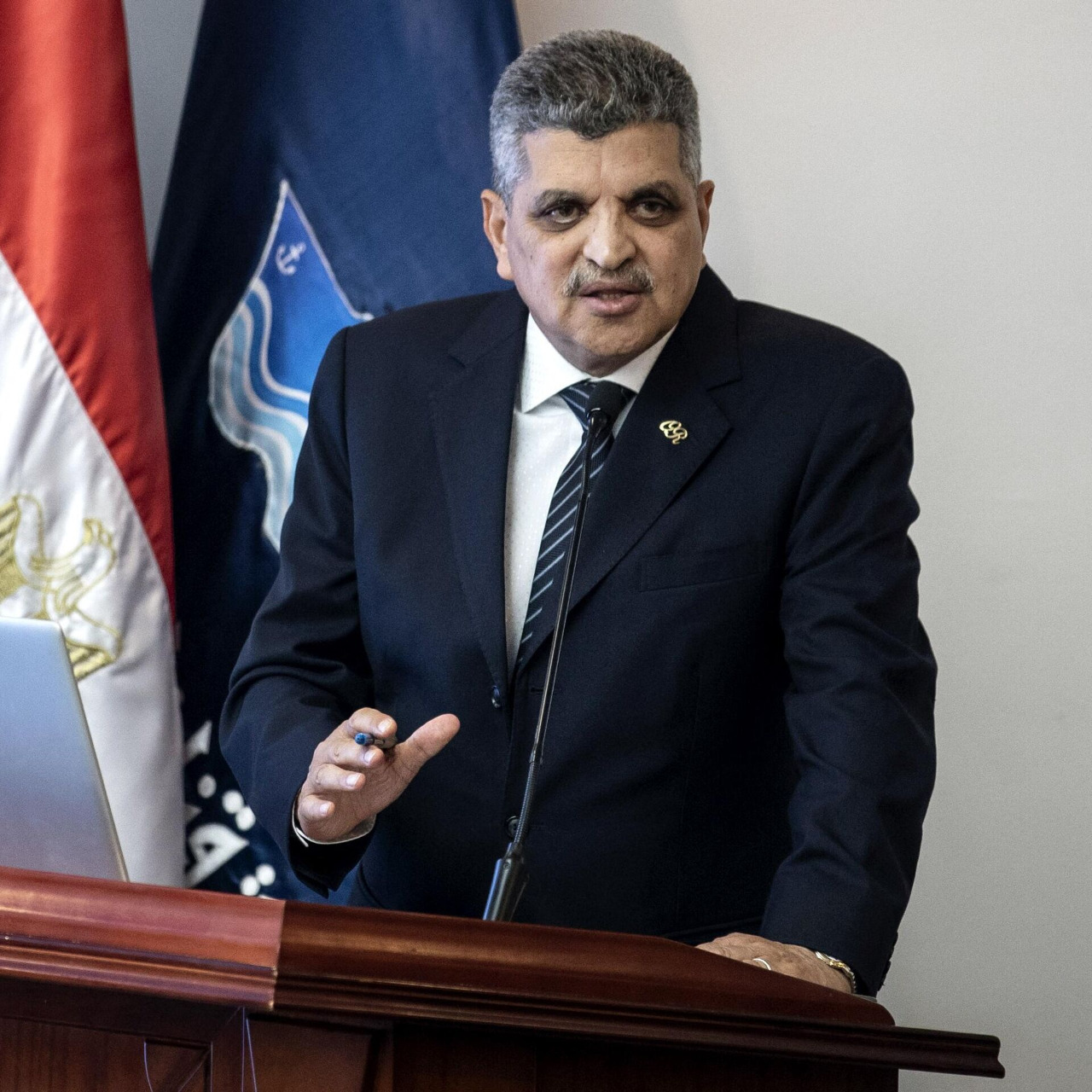 رئيس هيئة قناة السويس لـ«القاهرة الإخبارية»: حركة الملاحة بالقناة لم تتأثر جراء عطل السفينة جلوري