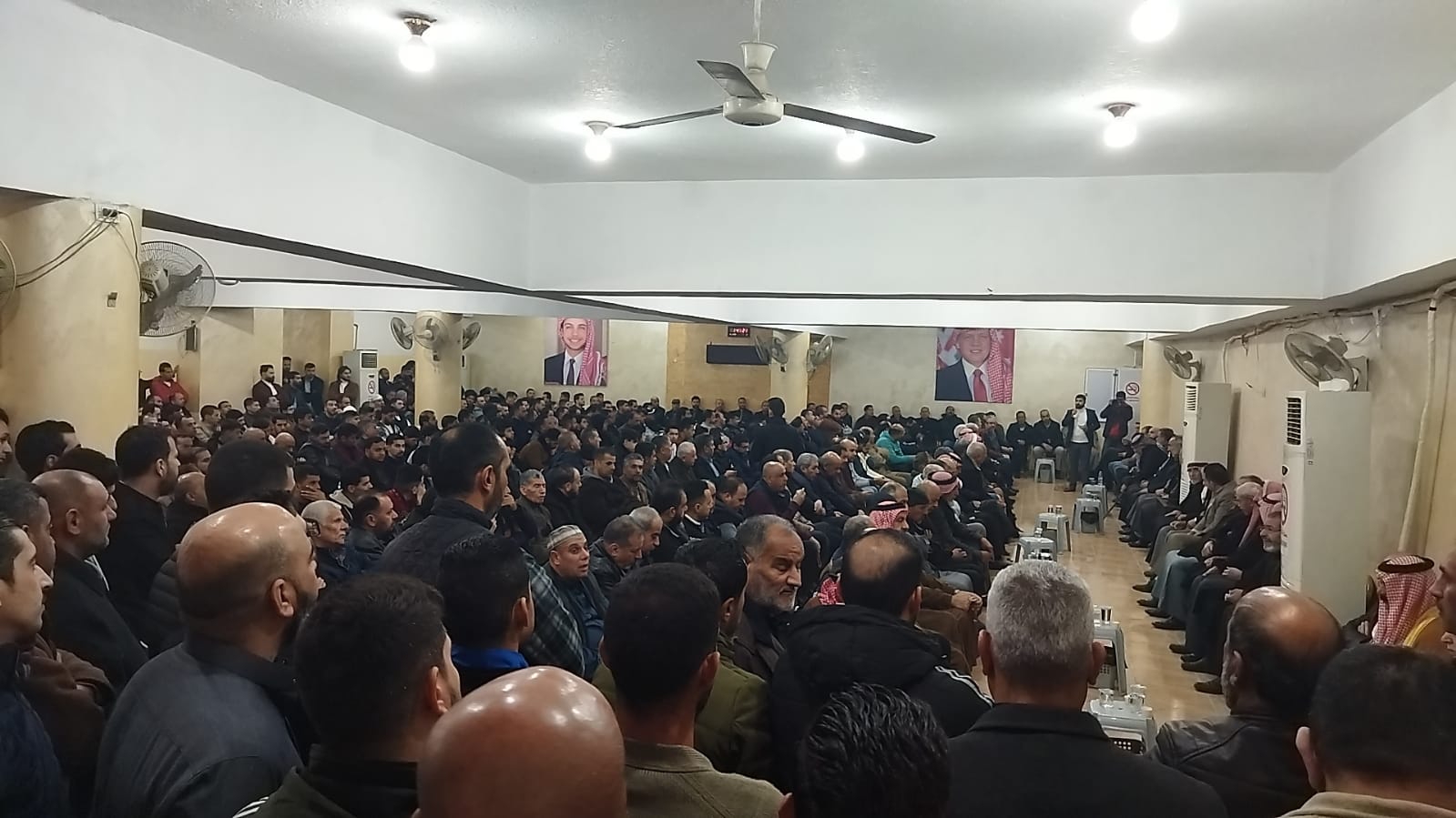 صور … اجتماع حاشد في حي الطفايلة لمناقشة عدم الإلتزام بصك عطوة مقتل حمزة وحسام الربيحات