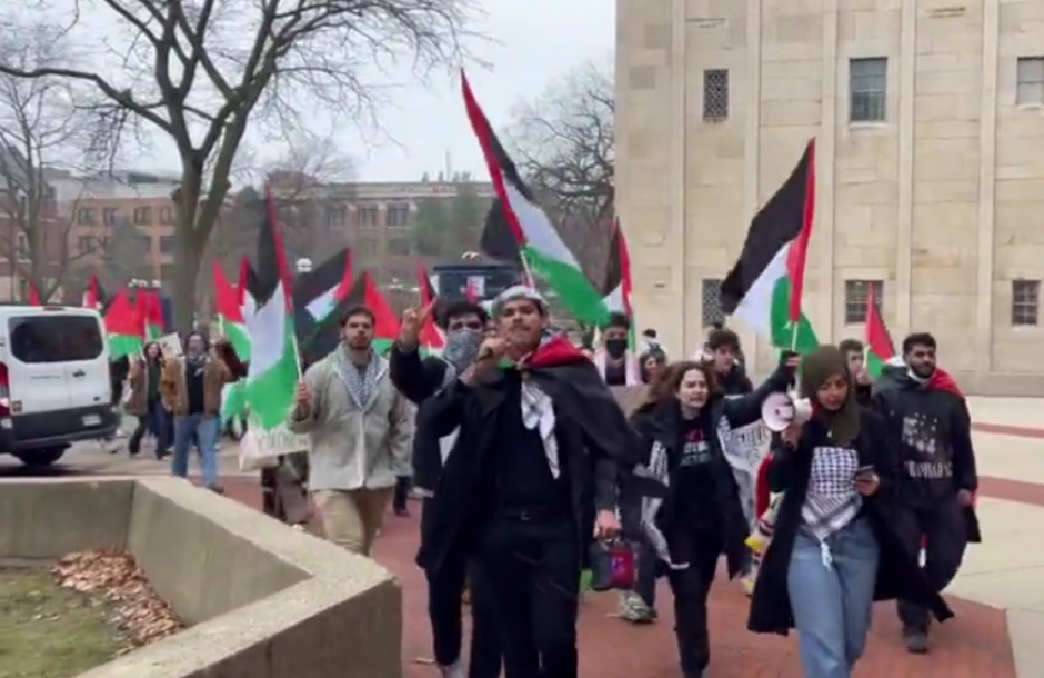 تظاهرة مؤيدة لفلسطين في جامعة ميتشيغان الأمريكية