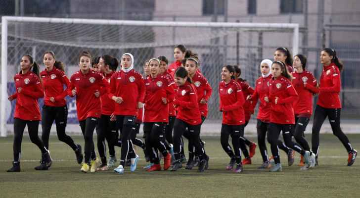 منتخب الناشئات يبدأ تدريباته في العقبة