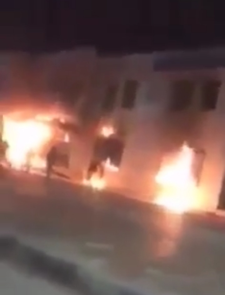 عاجل...نشوب حريق بمبنى تربية محافظة معان( فيديو )