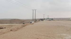 الأمن: قطع الطريق الصحراوي ومنع الحركة بالاتجاهين عند منطقة الزملية نتيجة السيول