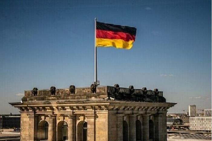 ألمانيا: بلادنا تشارك بشكل غير مباشر في القتال في أوكرانيا