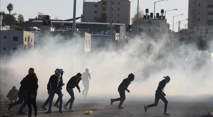 إصابات بالاختناق في مواجهات مع الاحتلال بمخيم شعفاط