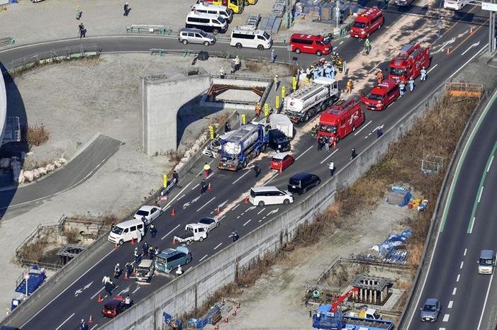 إصابة 15 شخصاً في حادث سير كبير بغرب اليابان