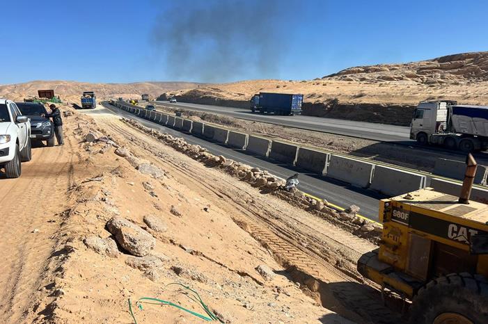 الأشغال تستكمل تنظيف وصيانة مواقع تضررت خلال الظروف الجوية الأخيرة