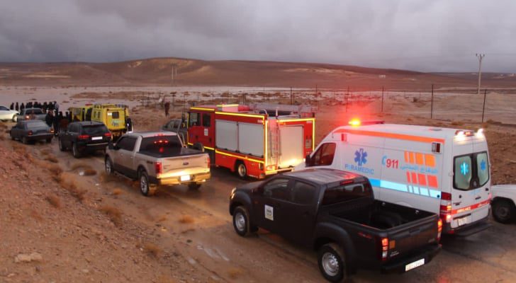الأمن ينقذ شخصا حاصرته السيول في البادية الجنوبية