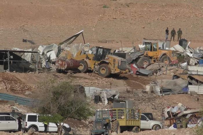 الاحتلال يهدم مسكنين في أريحا