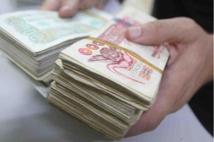 الجزائر ترصد 2.5 مليار دولار لزيادة أجور الموظفين